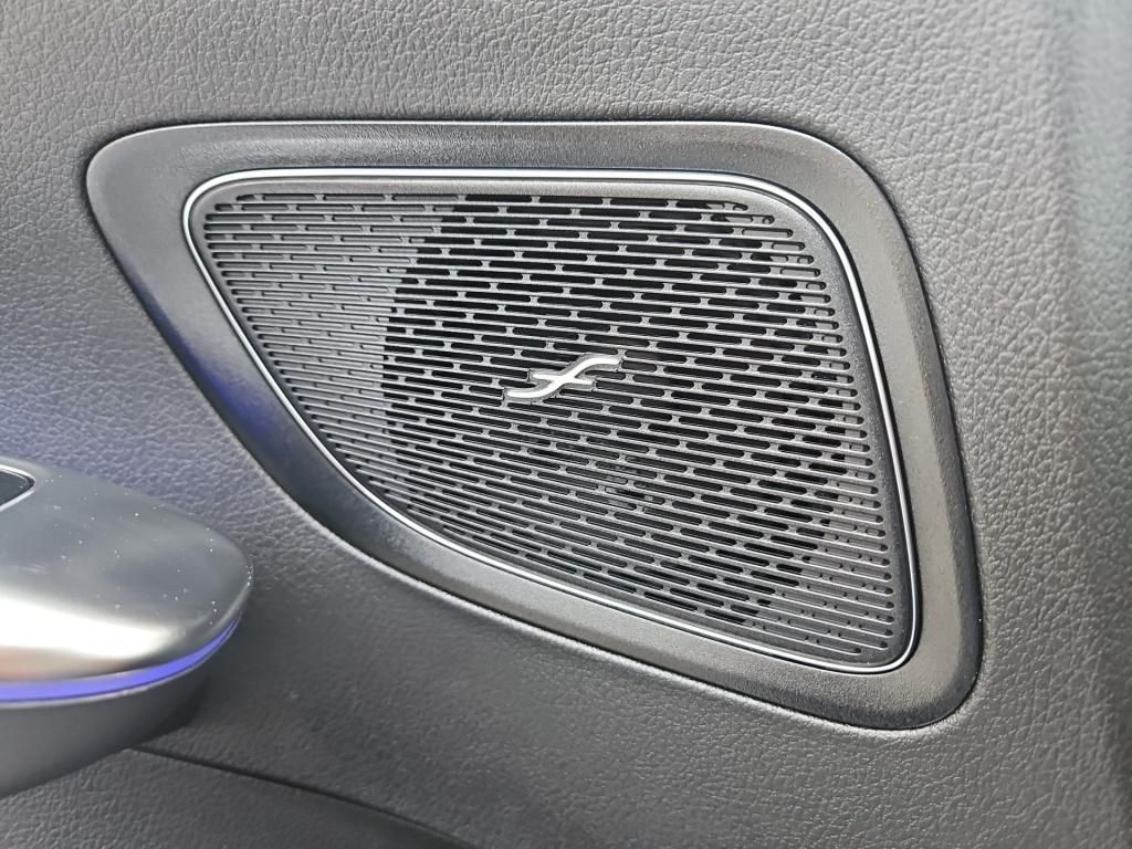 Fahrzeugabbildung Mercedes-Benz C 300 e T-Modell mit EQ Hybrid Technologie PDC