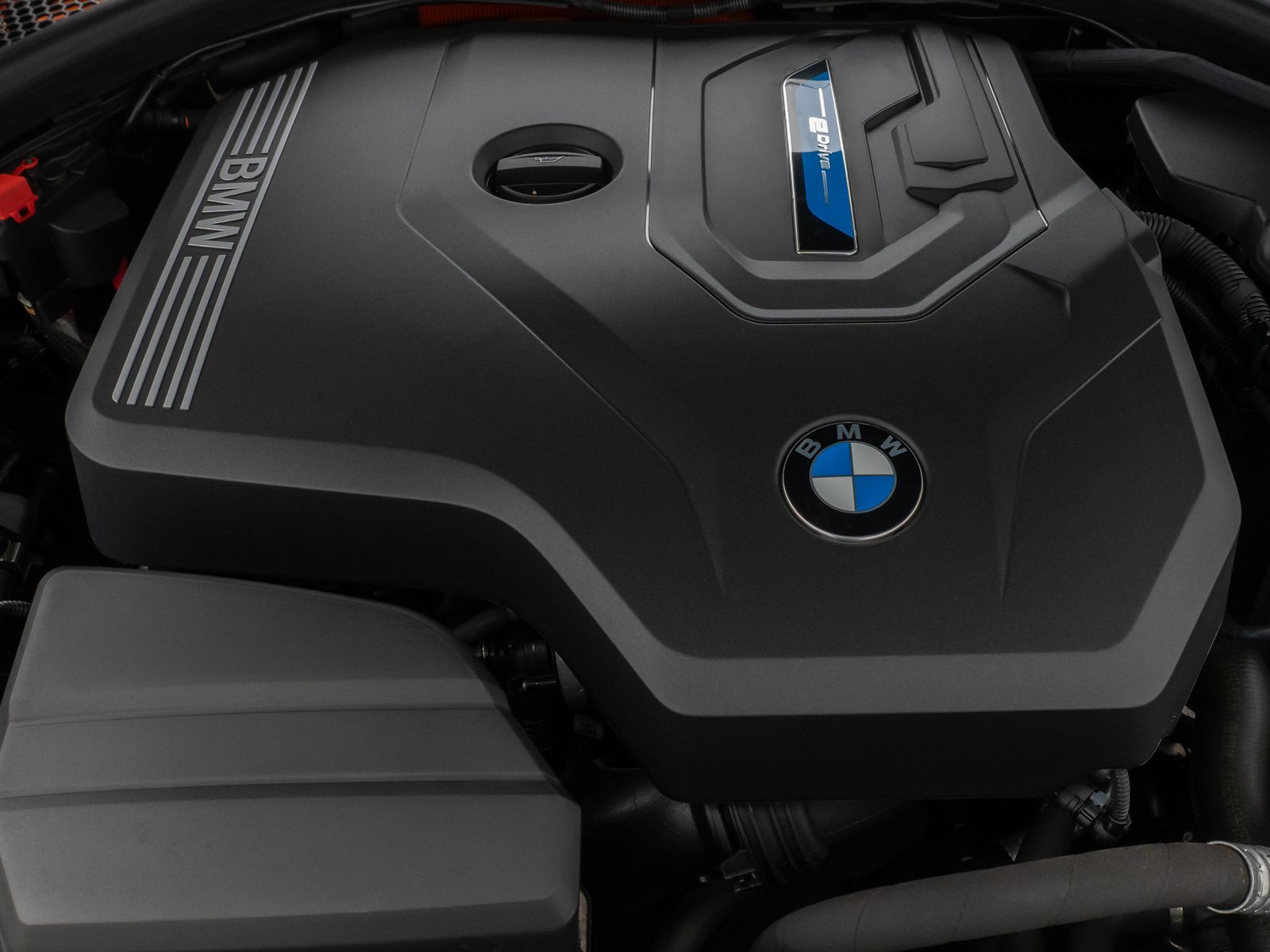 Fahrzeugabbildung BMW 330e DAB CockPit+ PDC Geschwindigkeitsreg Sport