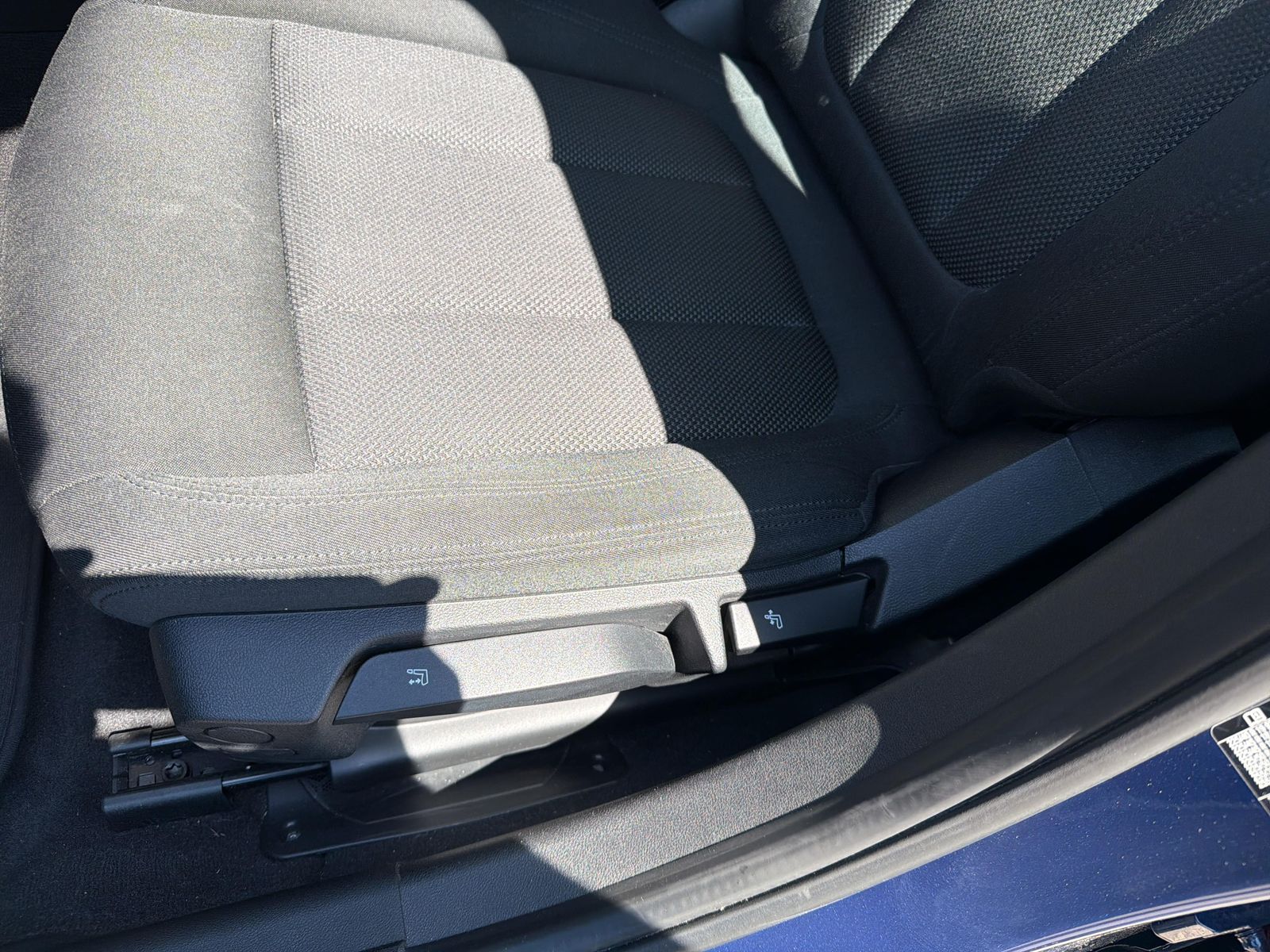 BMW 320i Limousine SHZ DAB foto 19