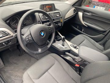 Bild 17 BMW 118 i Lim. Adv. *AT*SHZ*LED*KLIMAAUTO*PDC v+h*