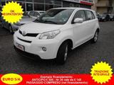 Toyota TOYOTA Urban Cruiser 1.4 D-4D AWD Sol -OK NEOPAT - weiße Toyota Urban Cruiser