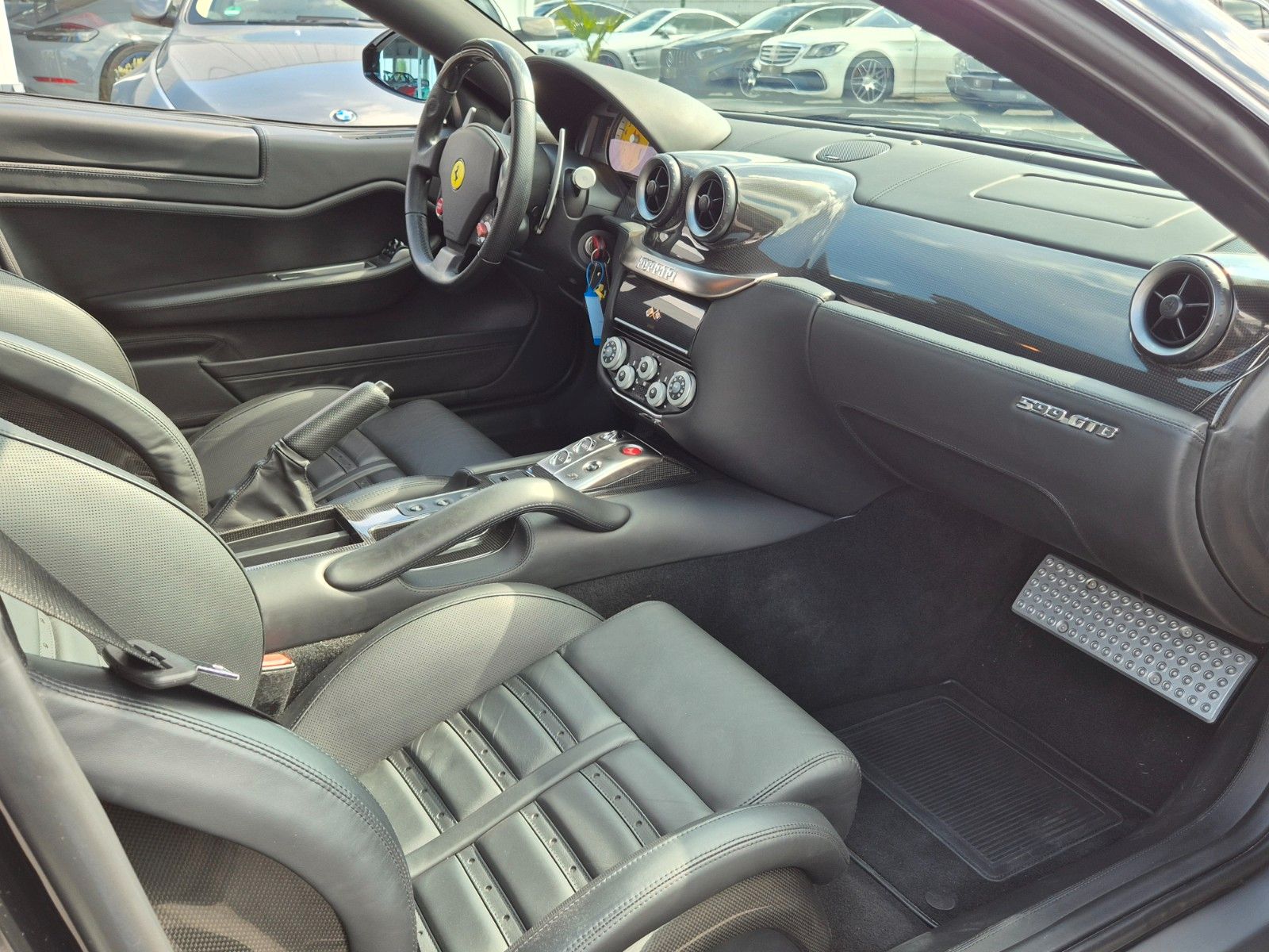 Fahrzeugabbildung Ferrari 599 GTB/Carbon Pack 2/GTO Räder/Ferrari SH/1A