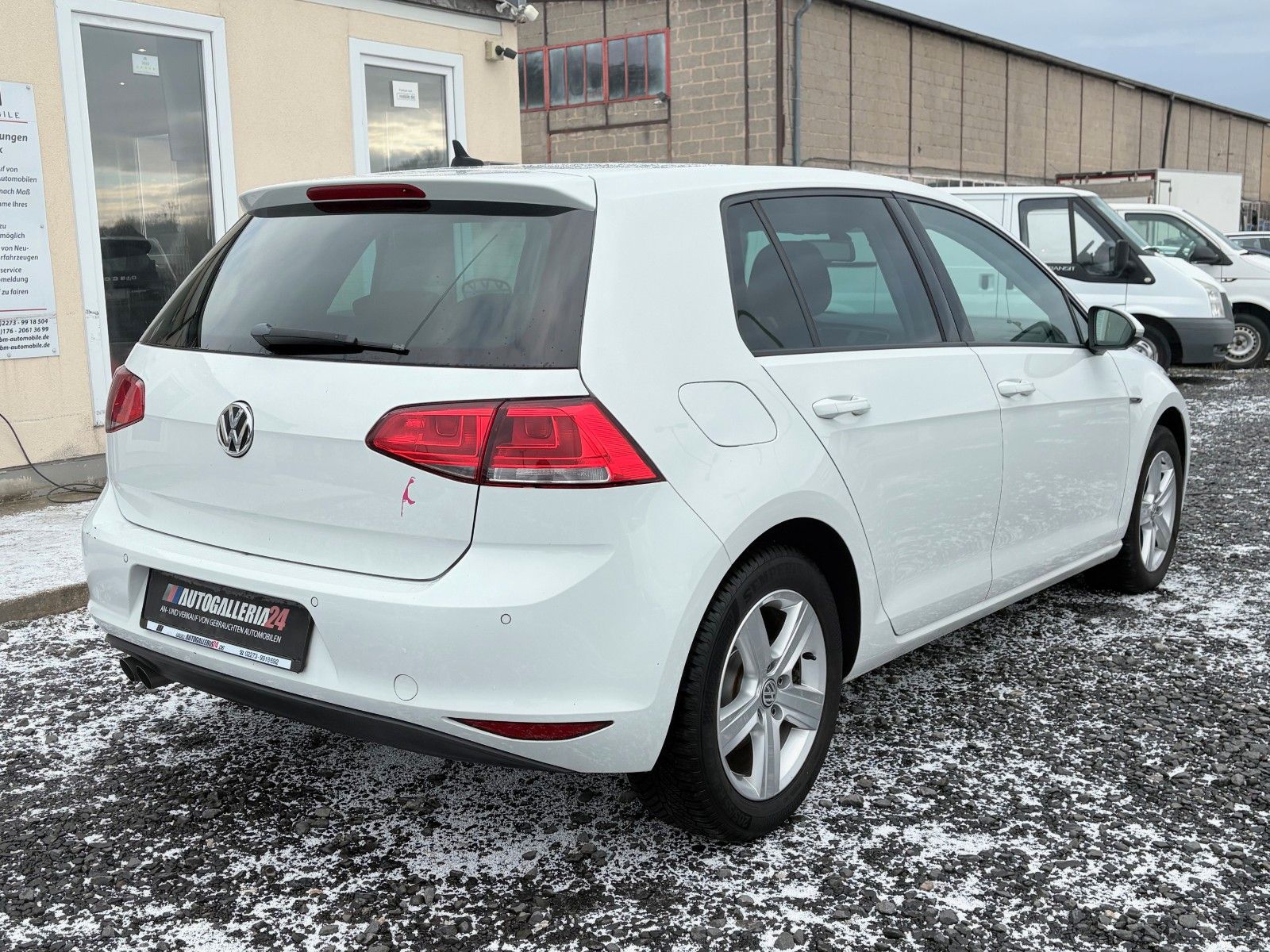 Fahrzeugabbildung Volkswagen Golf VII 2.0TDI Lim. LOUNGE Navi Klima PDC SPORT
