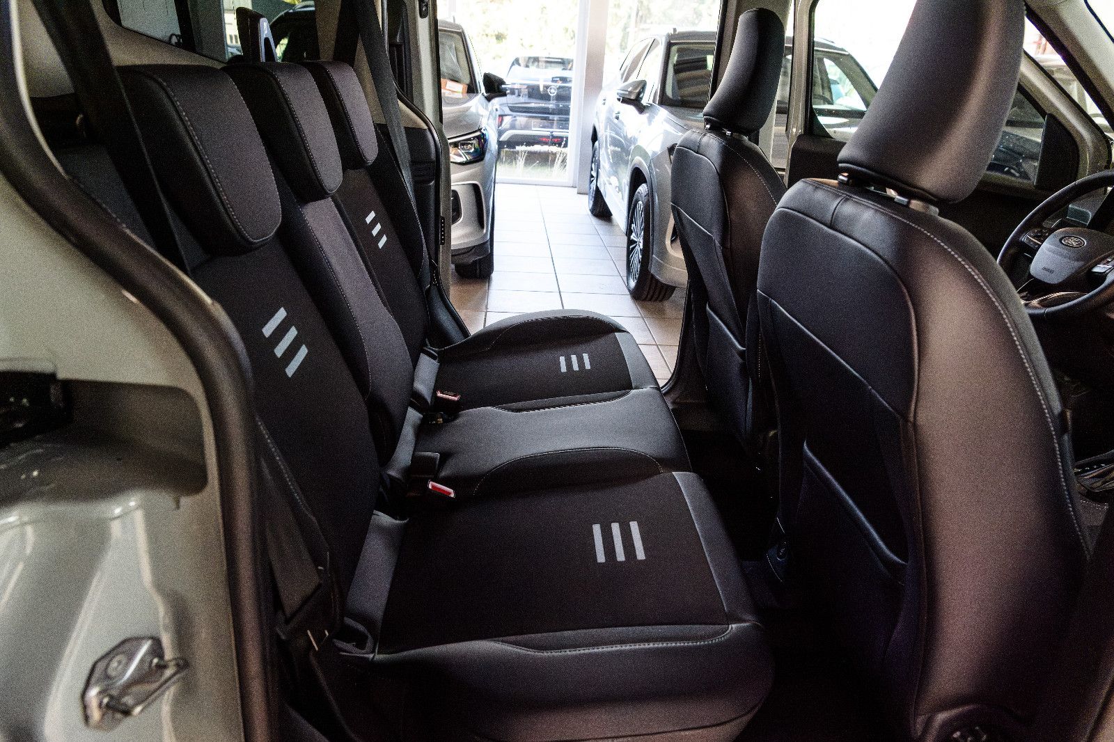 Fahrzeugabbildung Ford Tourneo Courier Active +Navi +ACC +Winter