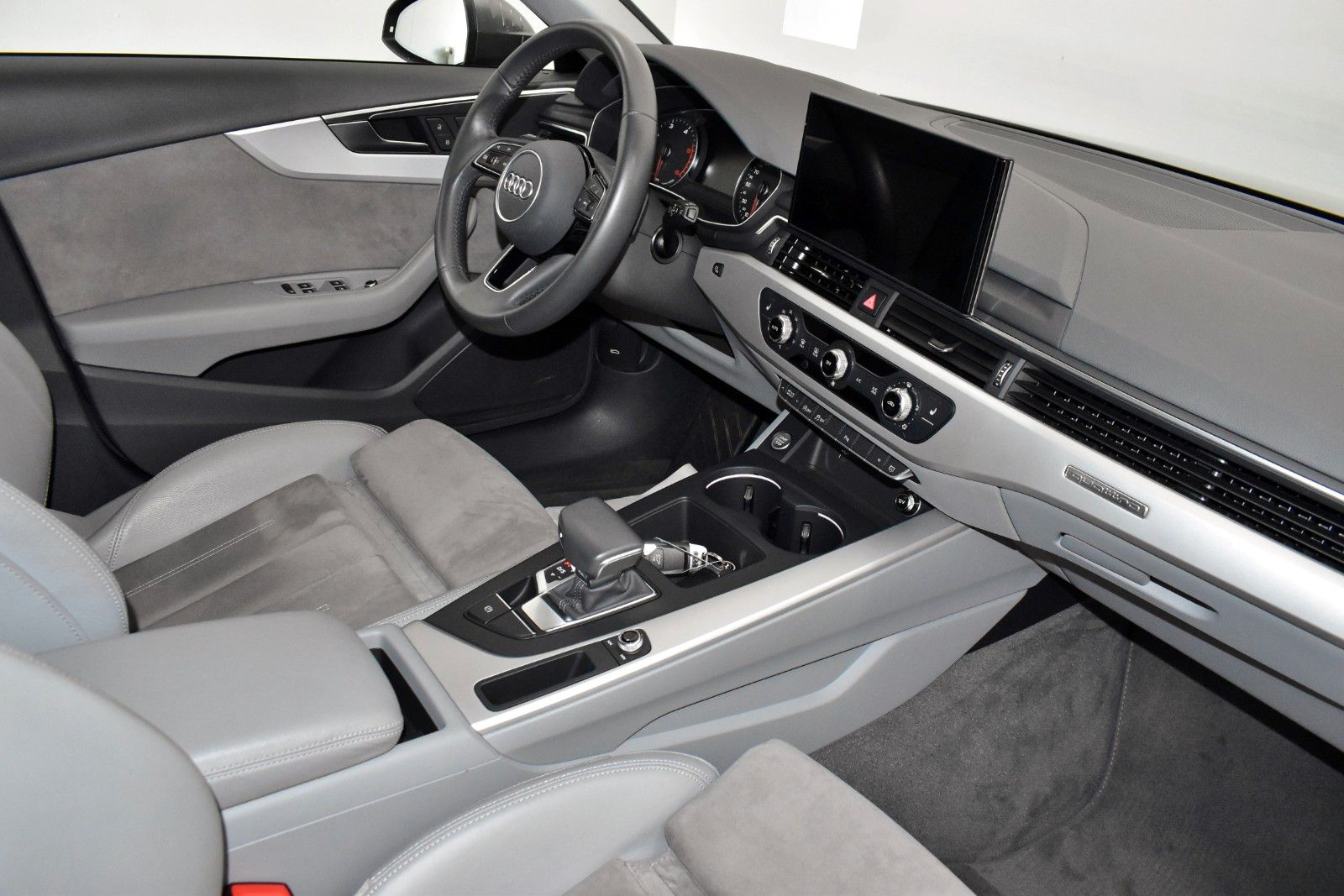 Fahrzeugabbildung Audi A4 Avant 40 TDI quattro advanced TLeder,Navi,LED
