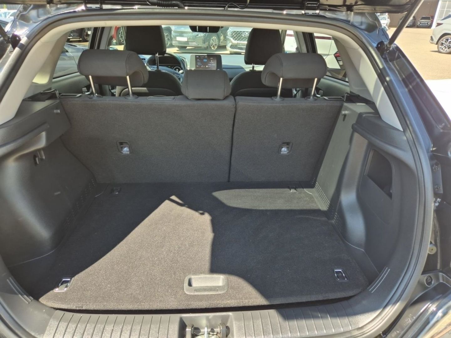 Fahrzeugabbildung Hyundai KONA Trend Elektro 2WD El. Panodach LED ACC Appl