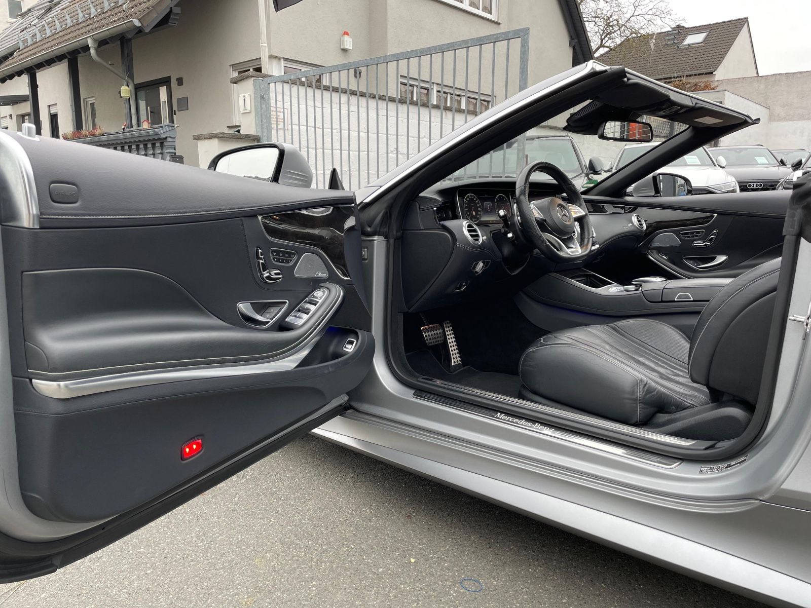 Fahrzeugabbildung Mercedes-Benz S 500 Cabrio |AMG|Nightvision|360°|Swarovski|