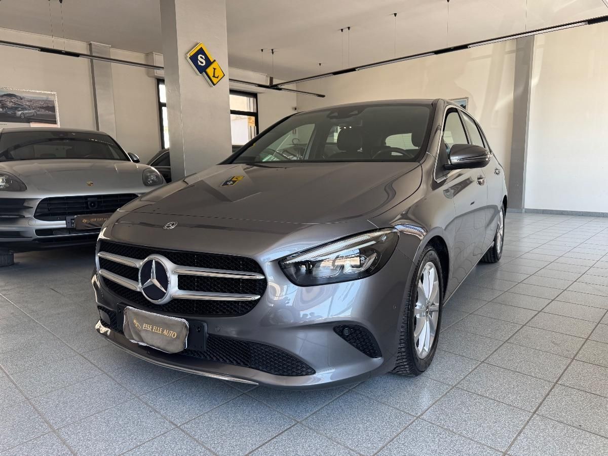 MERCEDES-BENZ MERCEDES B180 d Automatic Sport BURMESTER/ LUCI 