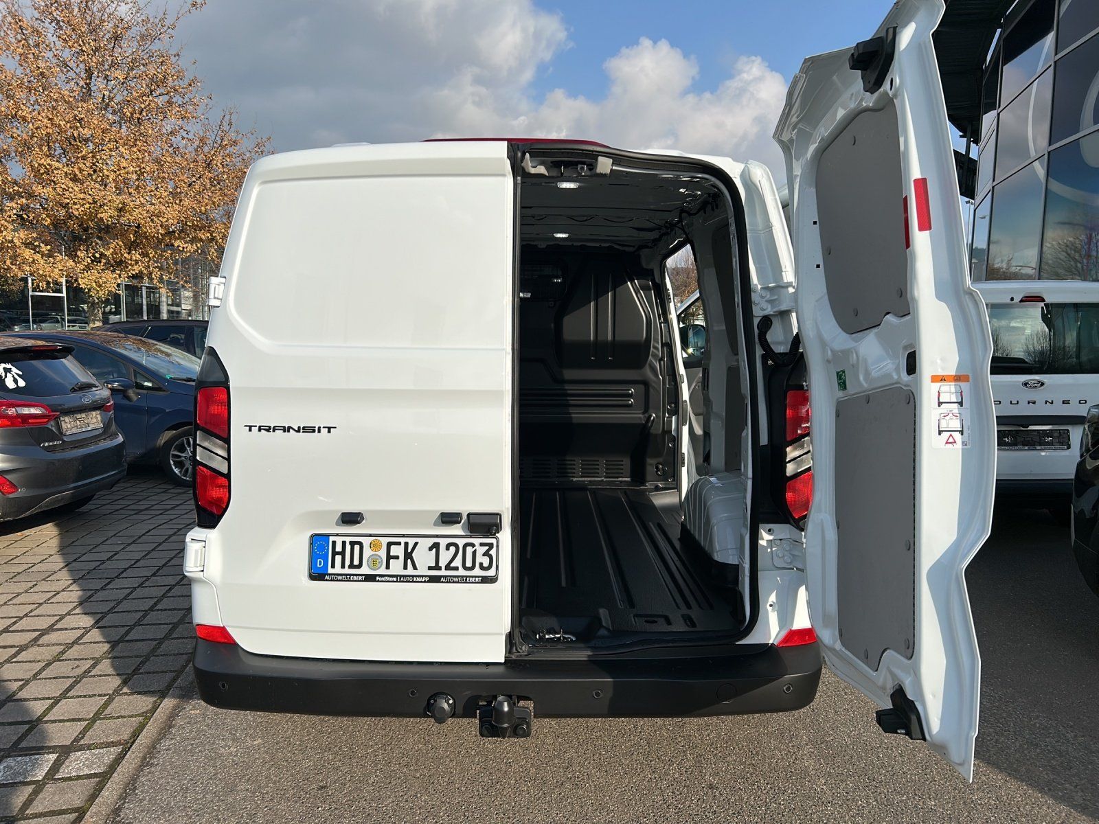 Fahrzeugabbildung Ford Transit Custom 280L1 AHK GJR LED Navi PDC