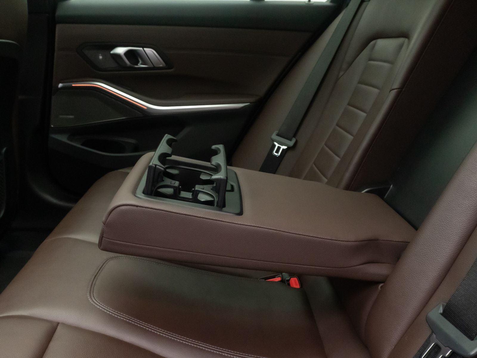 Fahrzeugabbildung BMW 320d xD Luxury Line HUD Panorama H/K Laser Voll