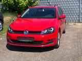 Volkswagen Golf VII Variant Highline BMT - mit Diesel-Antrieb: Rot, Panorama-Dach