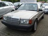 Mercedes-Benz 190 2.6 - Mercedes-Benz 190 mit Benzin-Antrieb: Limousine, 2.6