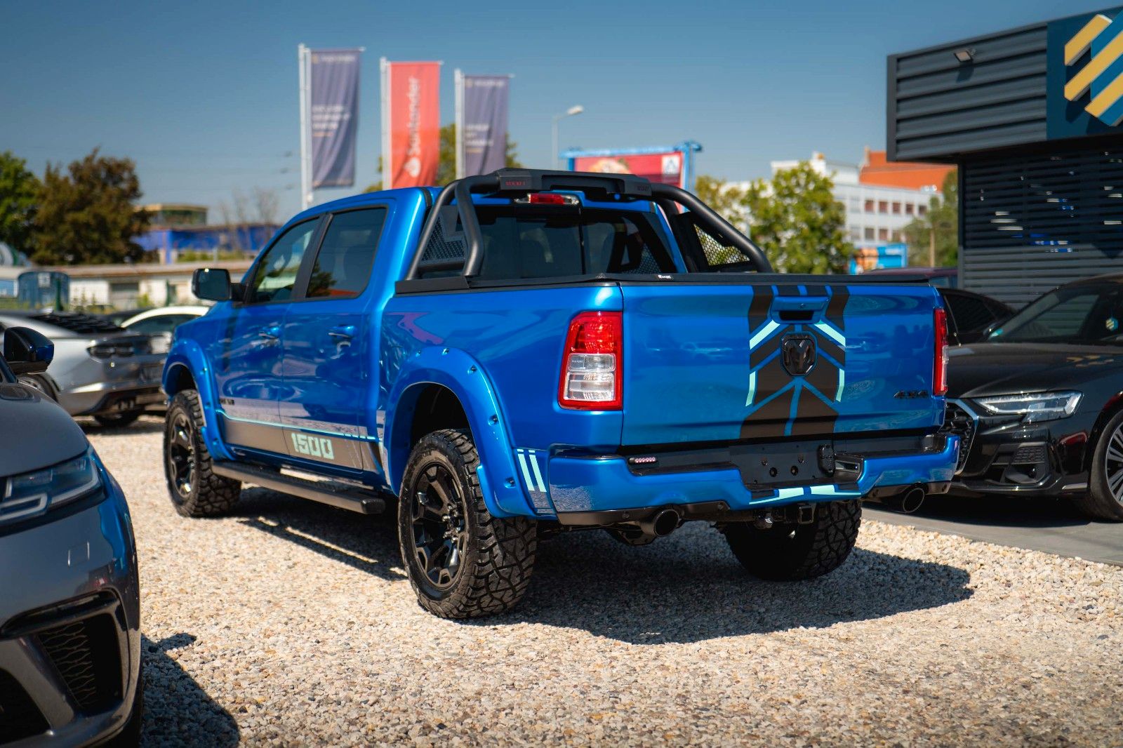 Fahrzeugabbildung Dodge RAM 5.7 V8 HEMI 4x4 LIMITED Blue Edition Offroad