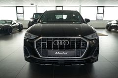 AUDI Q3 40 TFSI quattro S line | MMI Navi | Matrix AUDI Q3 40 TFSI quattro S line | MMI Navi | Matrix