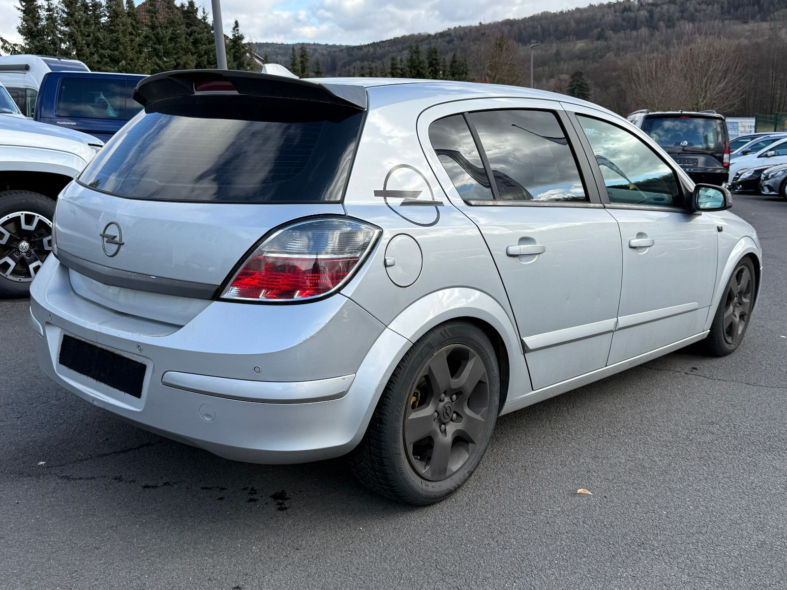 Fahrzeugabbildung Opel Astra H 1.9 CDTI Lim. Innovation "110 Jahre" PDC