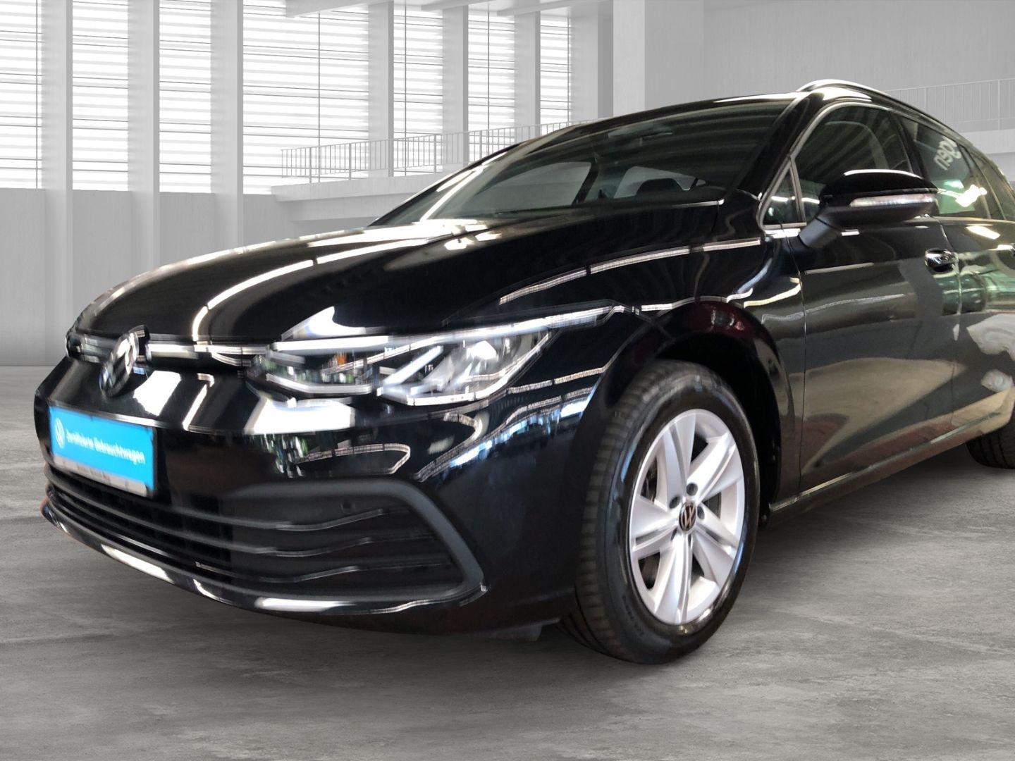 Fahrzeugabbildung Volkswagen Golf Variant Life 2.0 TDI AHK-klappbar Navi Digi