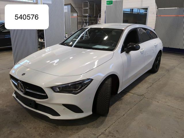 Mercedes-Benz CLA 200 ShootingBr Progressive Multibeam Widescr