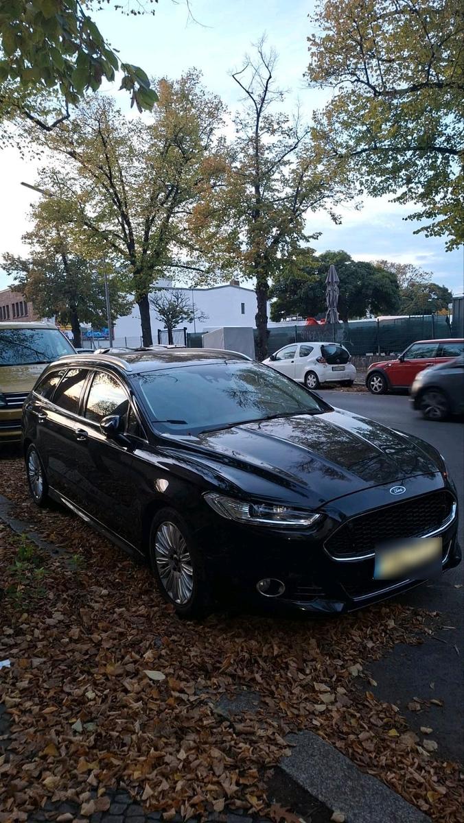 Ford Mondeo 2015 — rear view