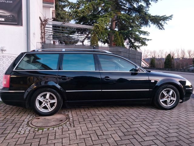 Volkswagen PASSAT KOMBI 1.8 T Highline*LEDER*XENON*SHZ*VOLL