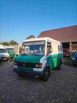 Mercedes-Benz 611 D Berliner Wanne - Mercedes-Benz 611 d