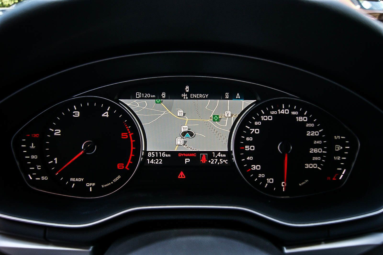 Fahrzeugabbildung Audi A4 Avant 45 TDI quattro S line PANORAMA KAMERA L