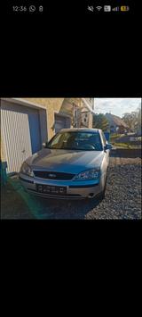 Ford Mondeo 2.0 Ghia Ghia - Ford Mondeo aus 2001: Ghia