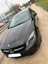Mercedes-Benz CLA 180 -