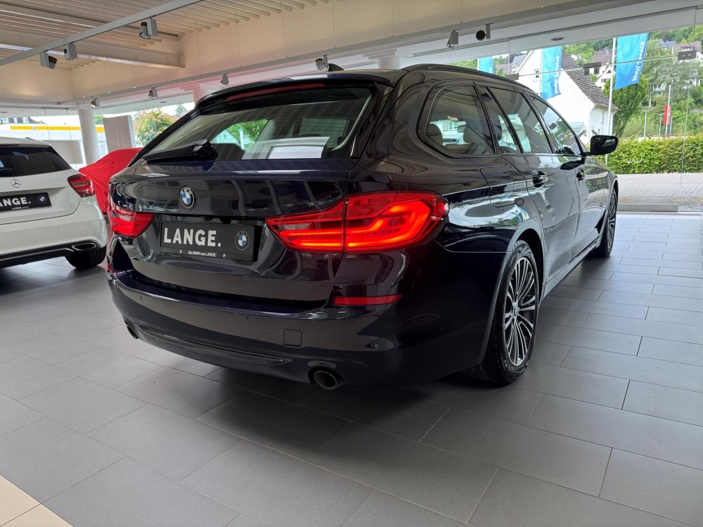 BMW 520 D XDRIVE Standh. AHK KAMERA Navi.-Prof.
