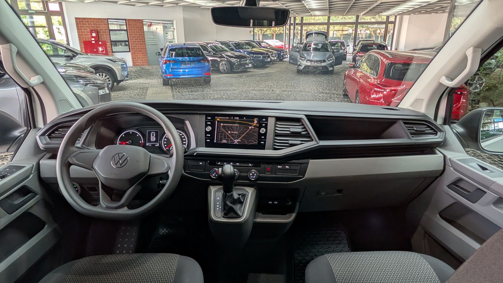 Fahrzeugabbildung Volkswagen T6 Transporter 6.1 LED*KAM*SHZ*SORTIMO-REGALE
