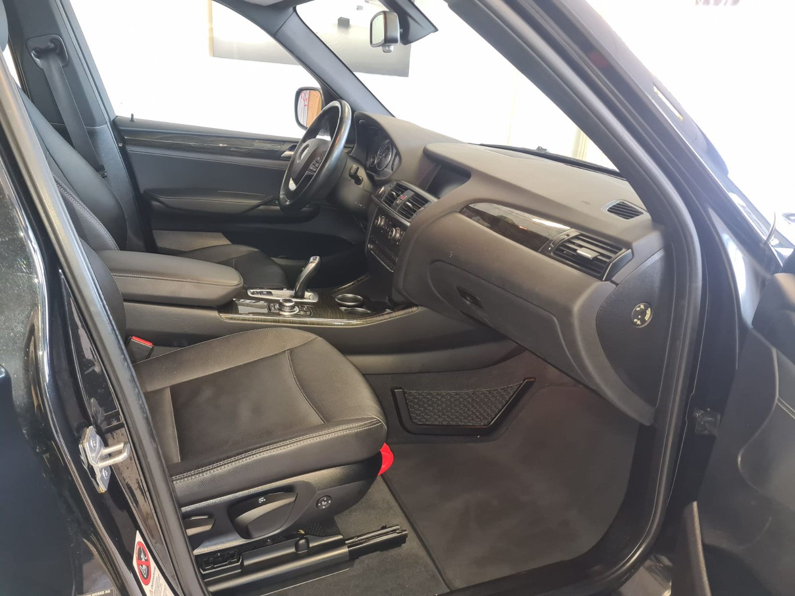 Fahrzeugabbildung BMW X3 xDrive 20 d / NAVI / KAMERA / LEDER / XENON