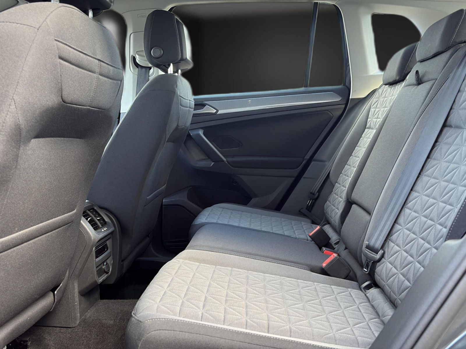 Volkswagen Tiguan Life eHybrid HUD*LED*Navi*Kamera*Cplay*17 foto 19