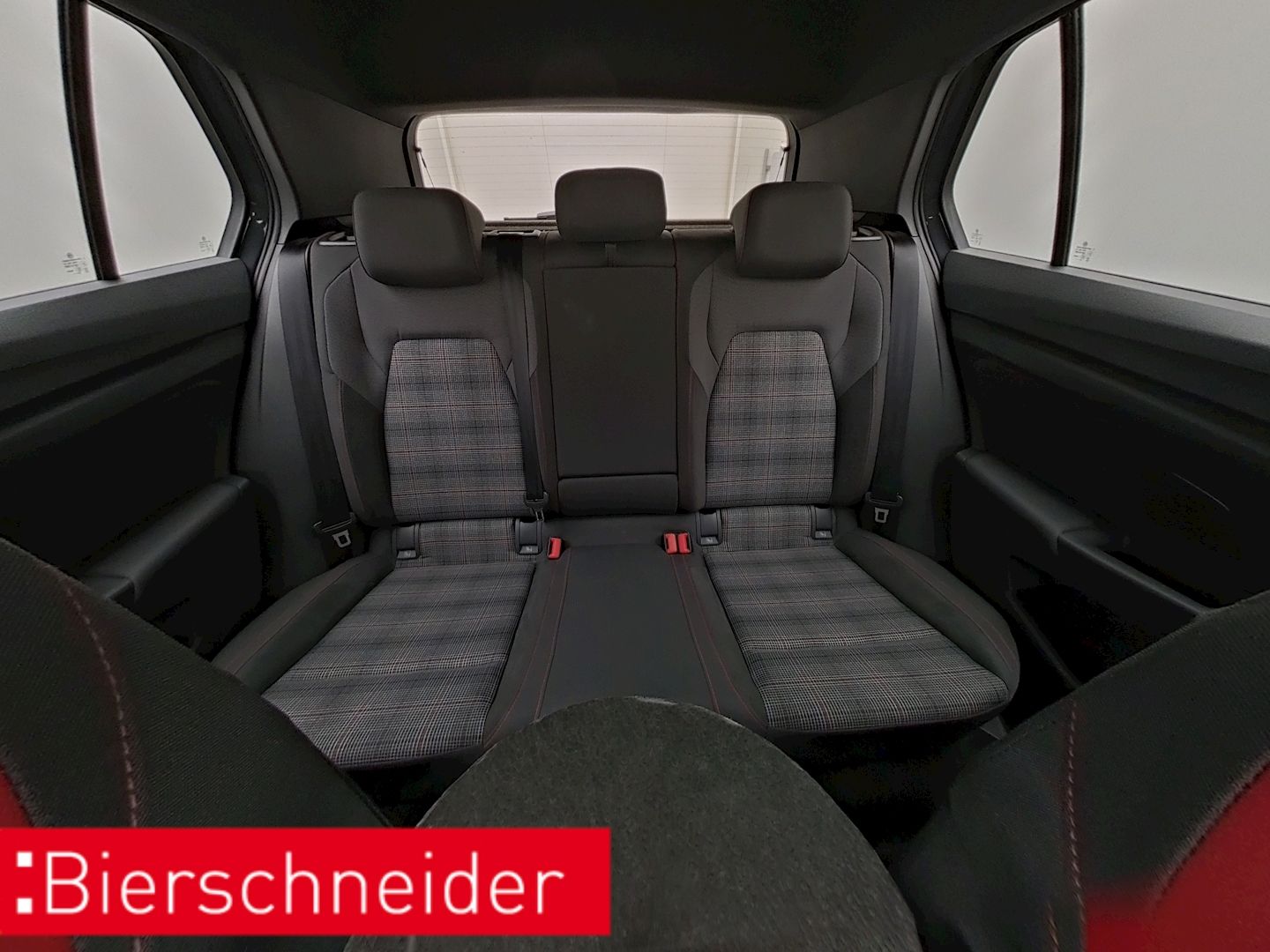 Volkswagen Golf GTI 8 2.0 TSI DSG BLACK STYLE AHK PANO NAVI foto 18