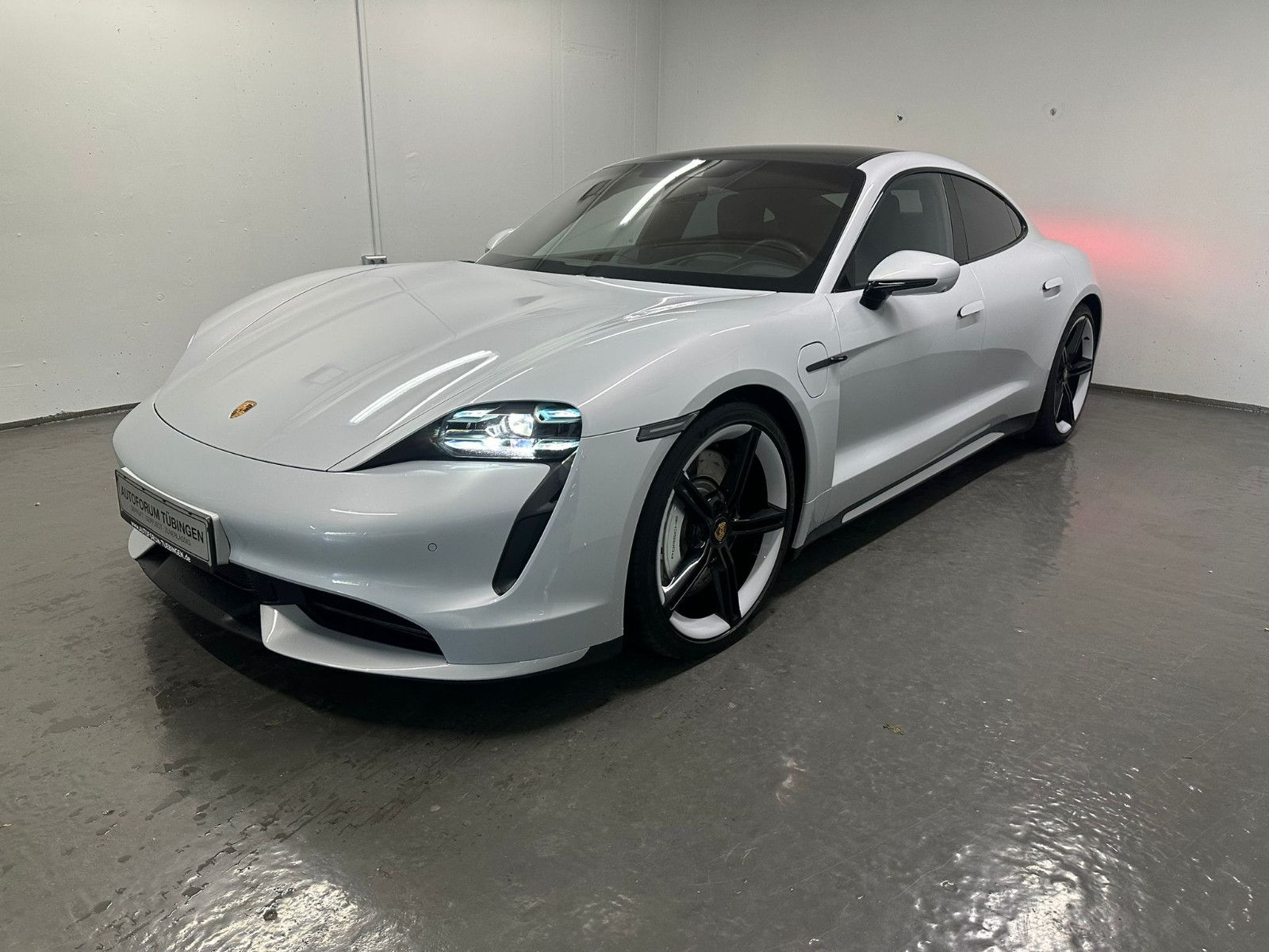 Fahrzeugabbildung Porsche Taycan Turbo *VOLL*KERAMIC*PANORAMA*
