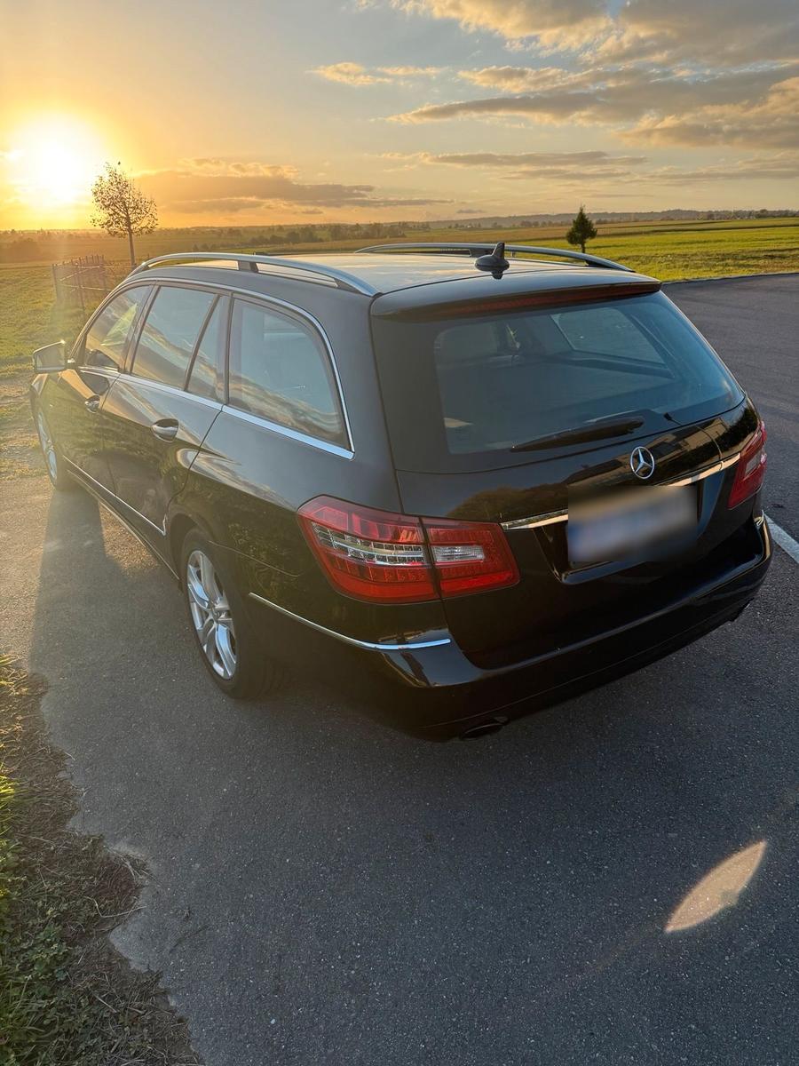 Mercedes-Benz E300 2010 — engine 231 HP (170kW)