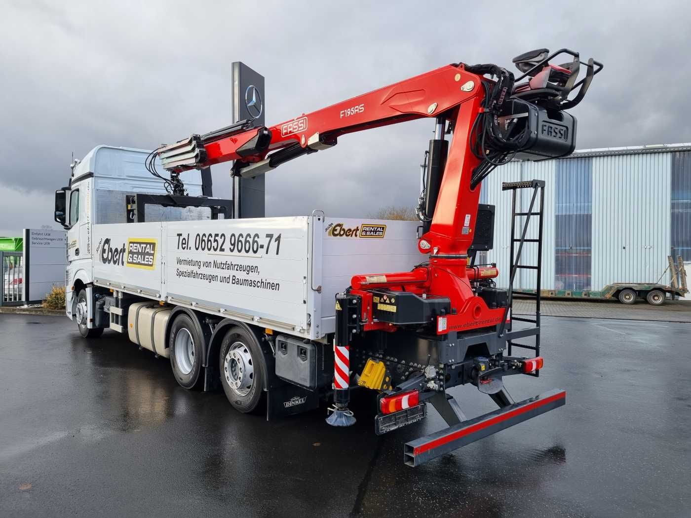 Fahrzeugabbildung Mercedes-Benz Actros 2745 L 6x2 Baustoffpritsche+Kran Retarder