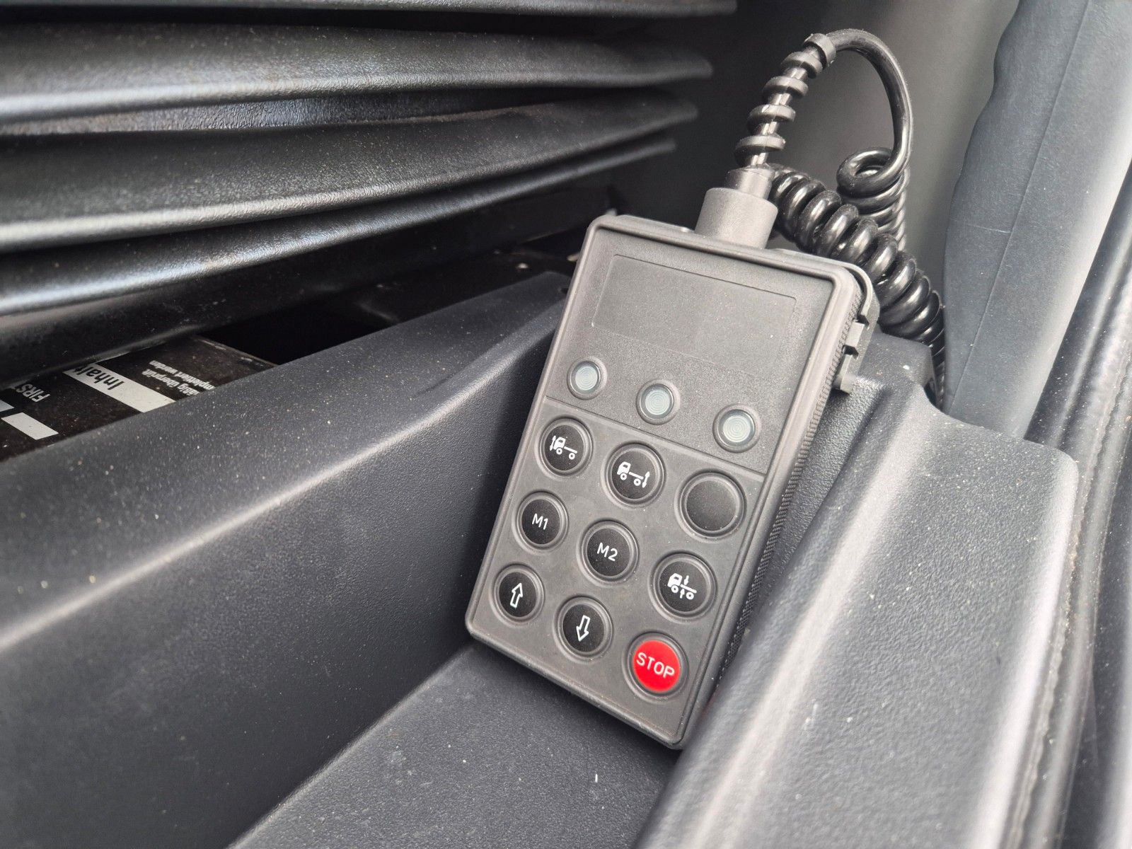 Fahrzeugabbildung Iveco Stralis AT190S31/FP CM BDF LBW unterfaltbar AHK