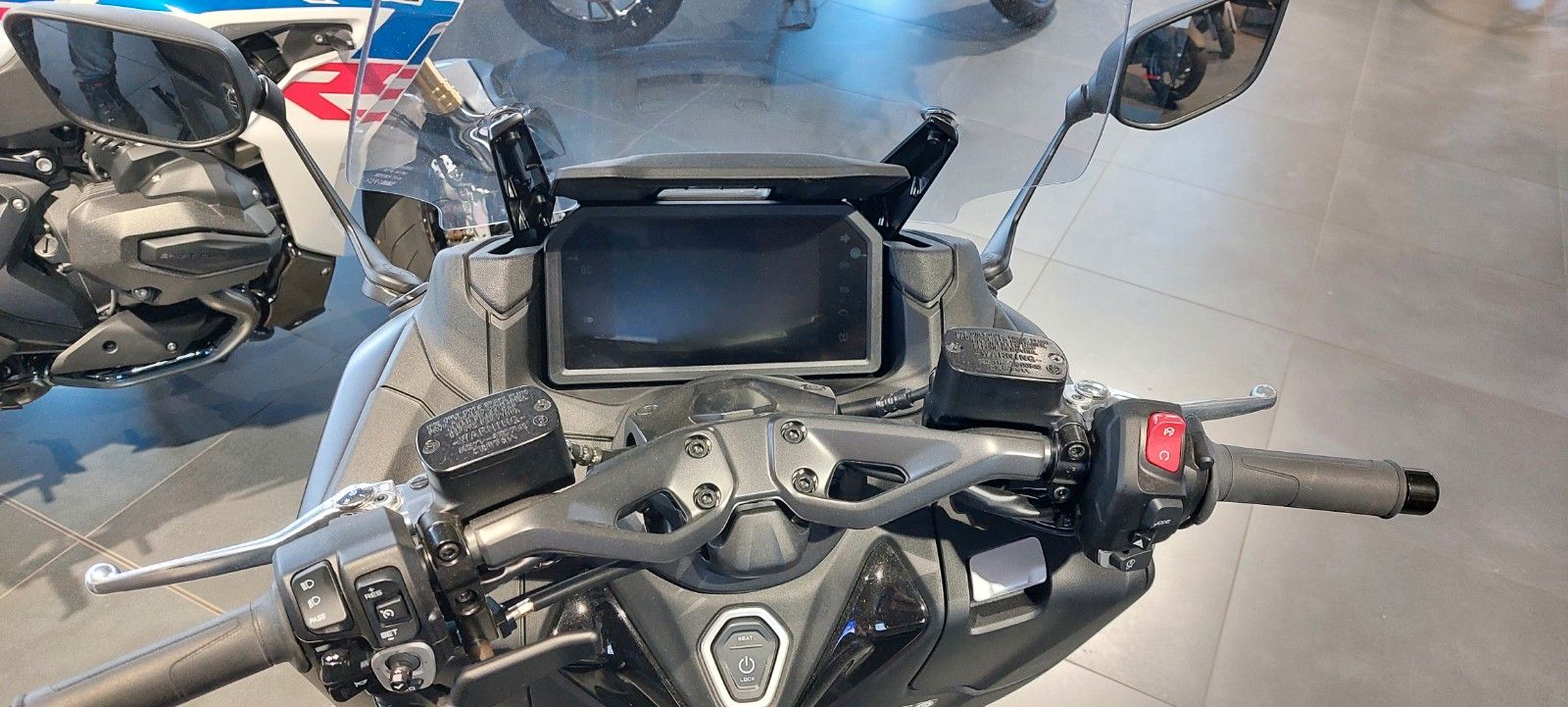 Fahrzeugabbildung Yamaha T-Max 560  Tech Max  2025 Neu  5 J. Garantie
