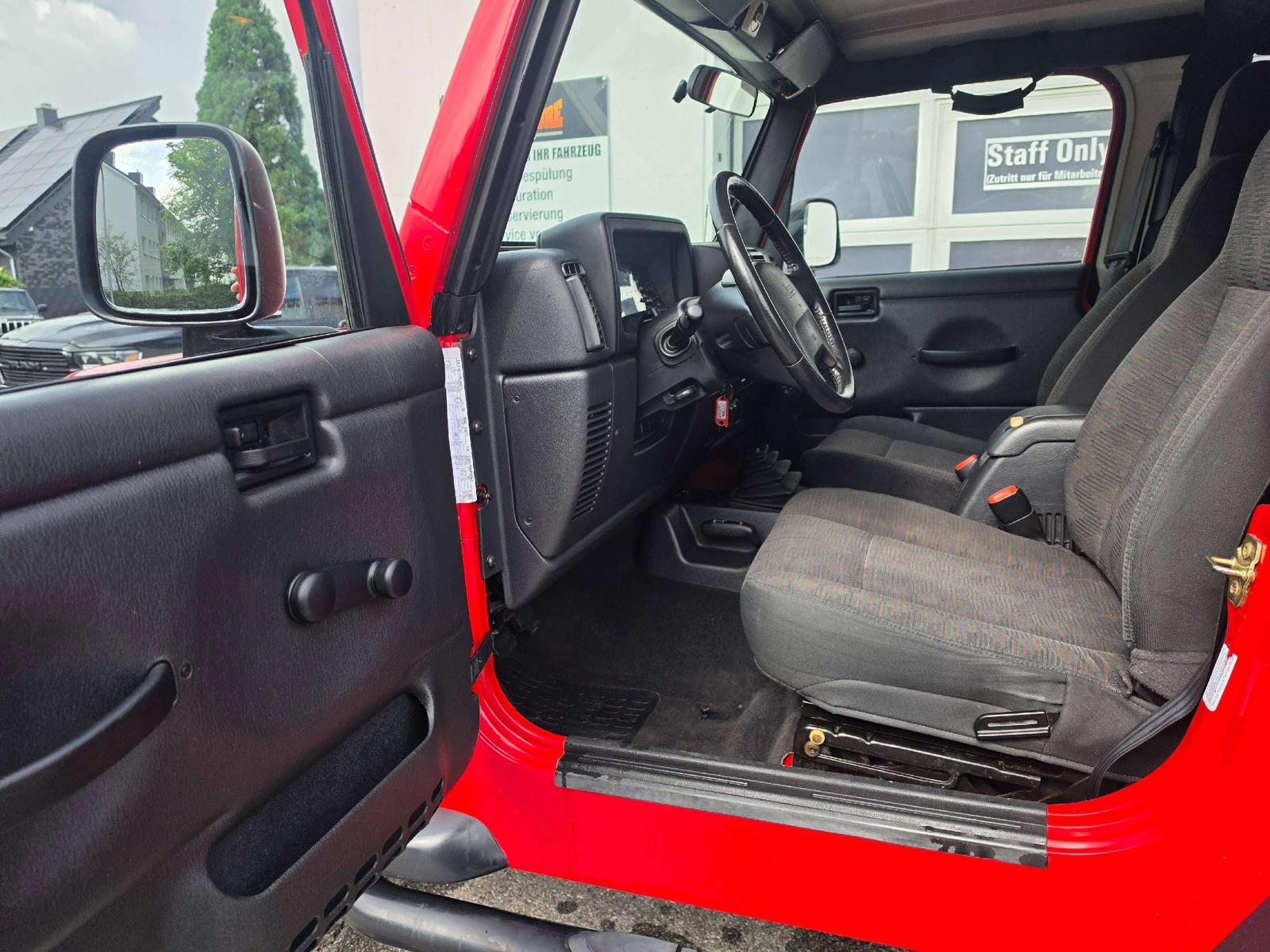 JEEP WRANGLER TJ 2.4 16V PERFEKTER ZUSTA | 143 ch | 4X4 | BVM | PACK SPORT | VOLANT EN CUIR