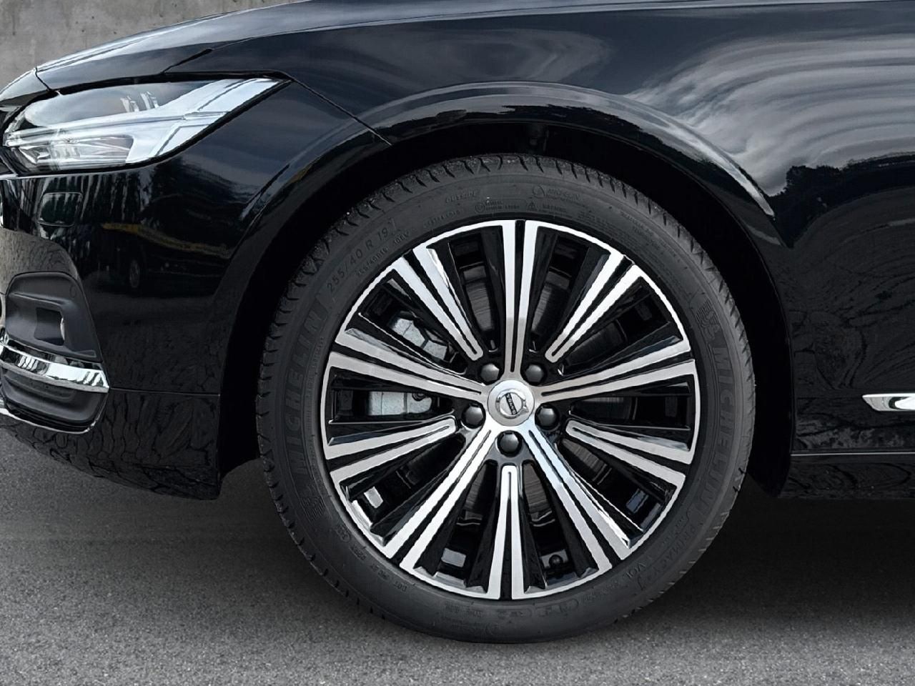 Fahrzeugabbildung Volvo V90 Kombi Plus Bright