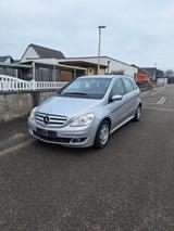 Mercedes-Benz B 150 - Benzin  - TÜV 02/2027 - silberne Mercedes-Benz B 150