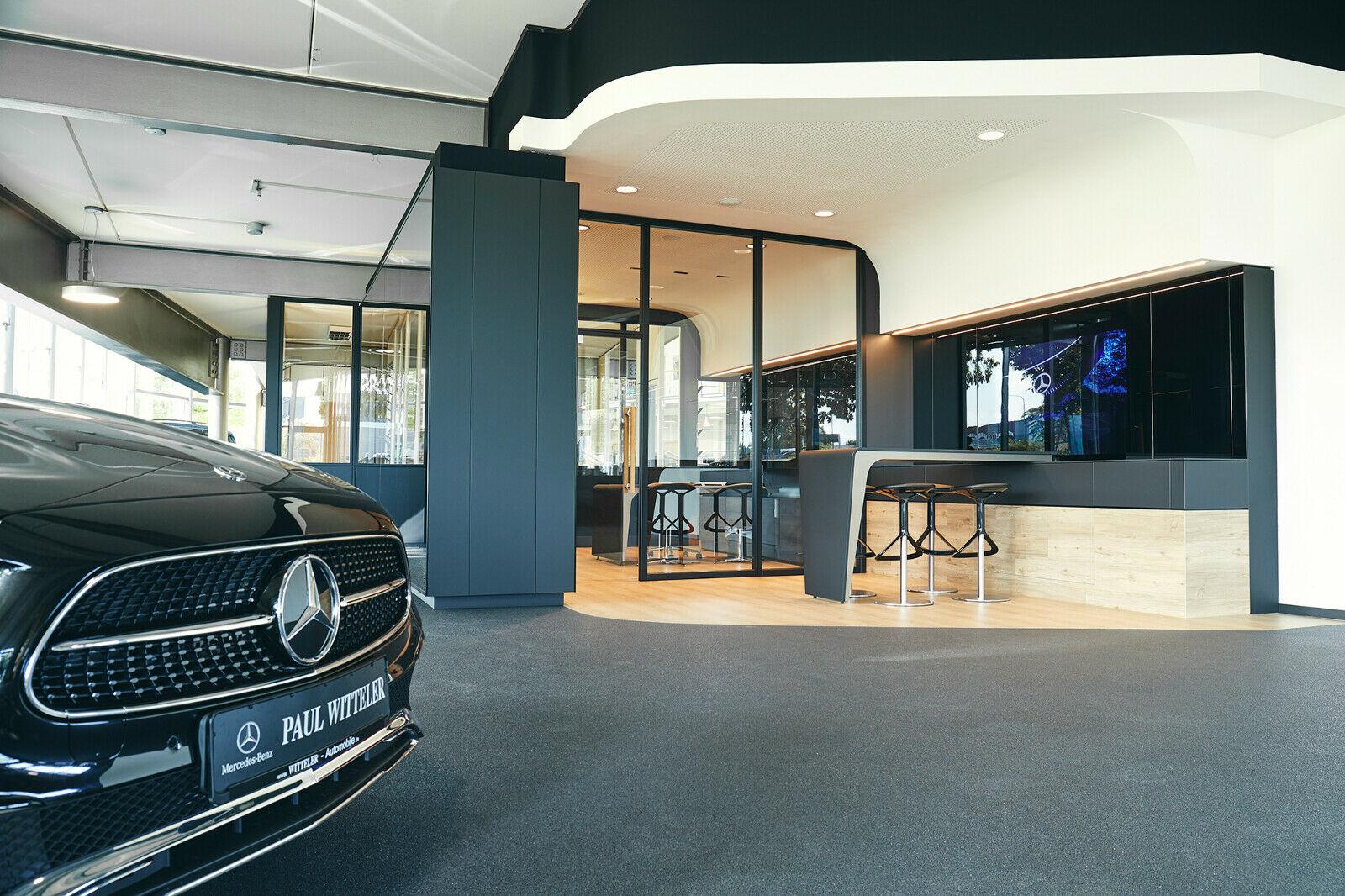 showroom-image-top