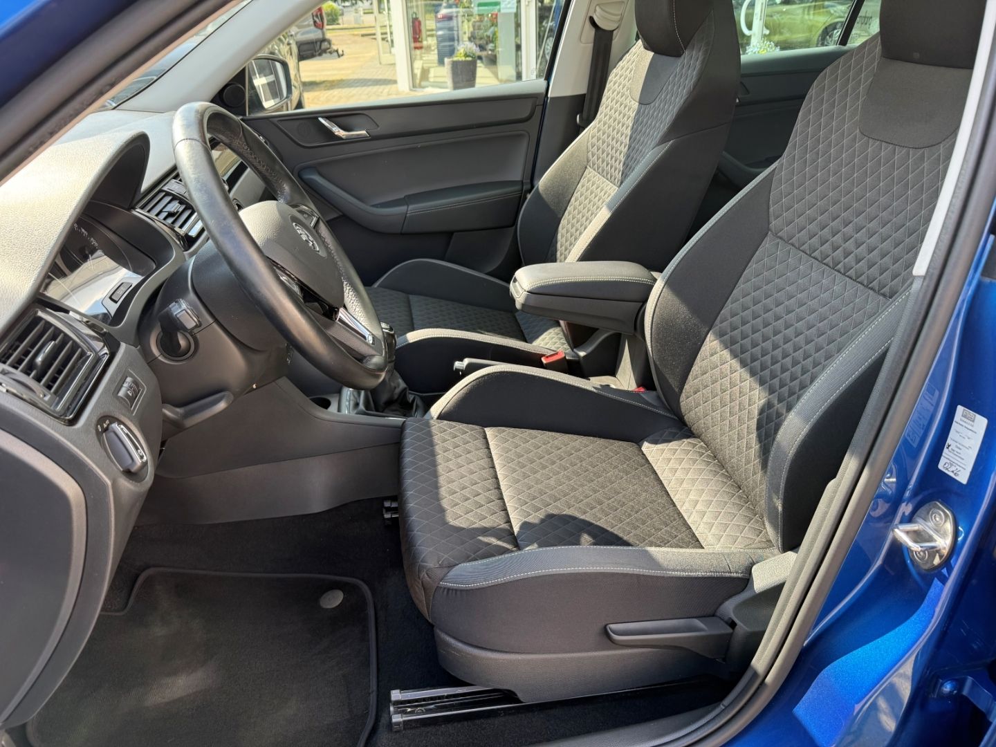 SKODA Rapid Spaceback Emotion Plus 1.2 TSI AHK Pano Na - Image 10