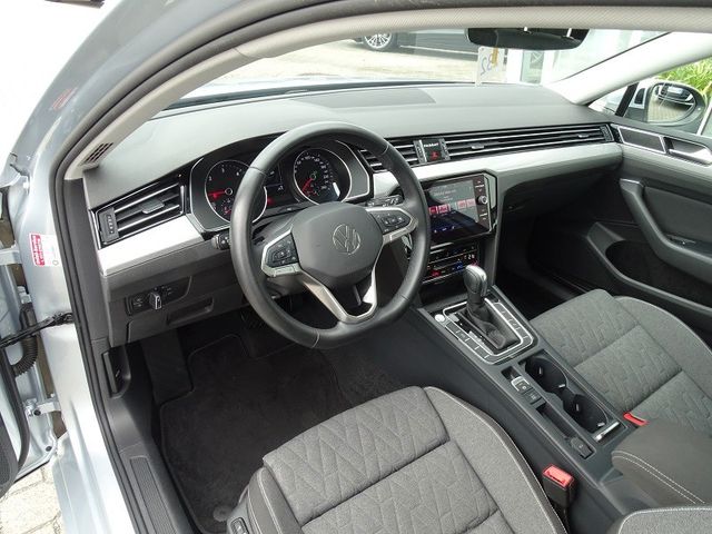Passat Variant 2.0 TDI DSG Business - LED / Navi