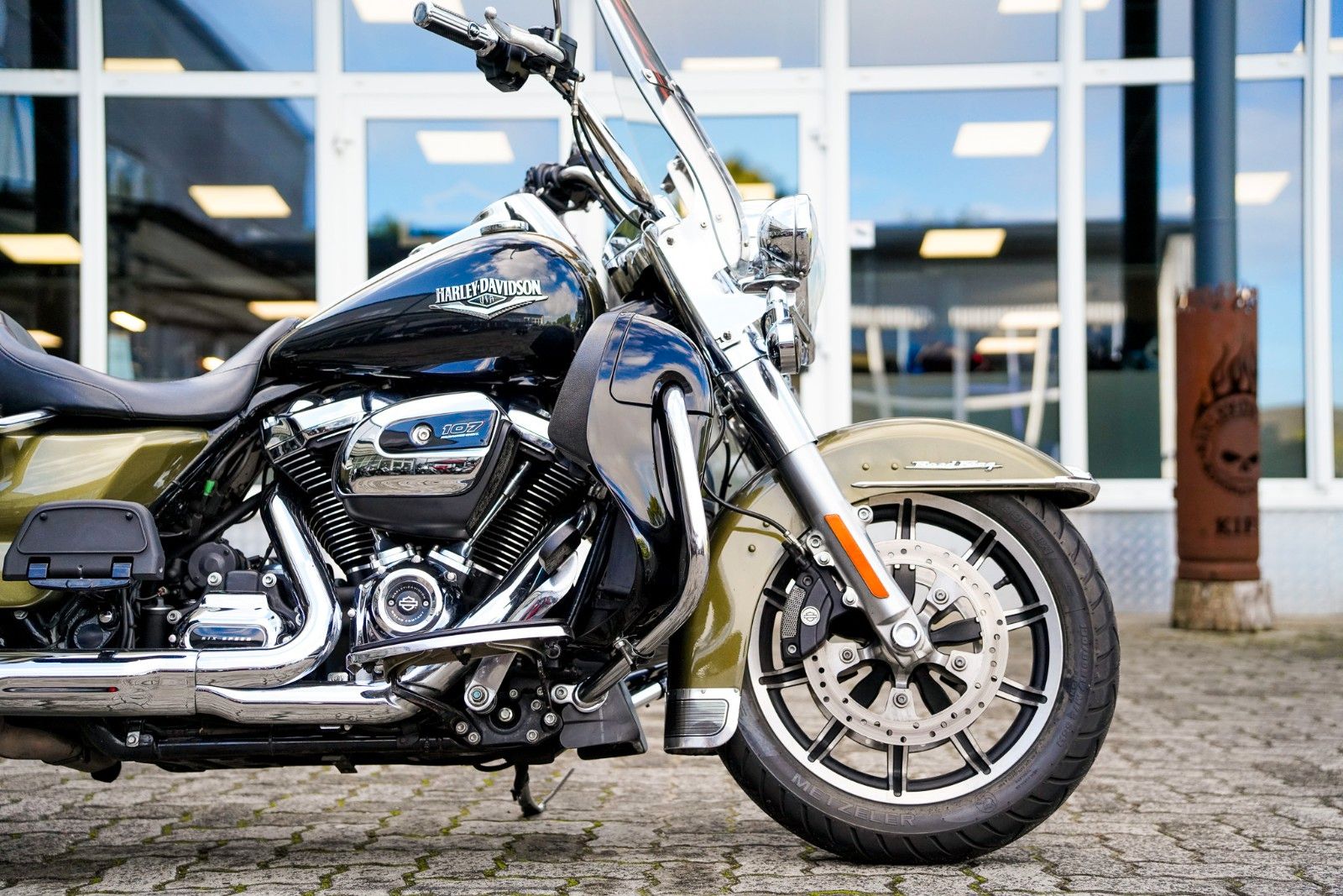 Fahrzeugabbildung Harley-Davidson FLHR Road King 107 cui - Penzl - Beinschilde