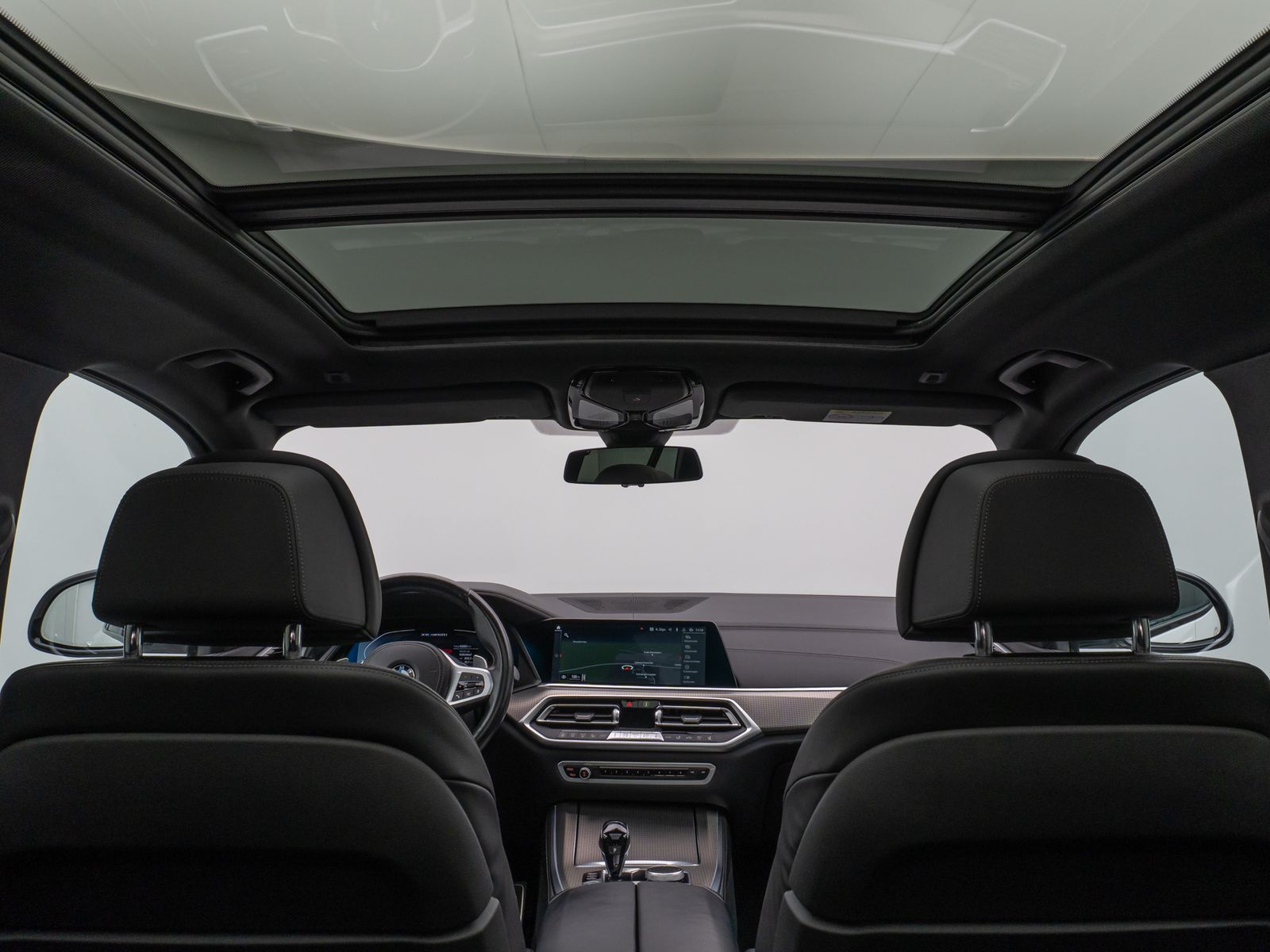 Fahrzeugabbildung BMW X5 M50i Panorama 360° HUD DAB H/K AHK Individual