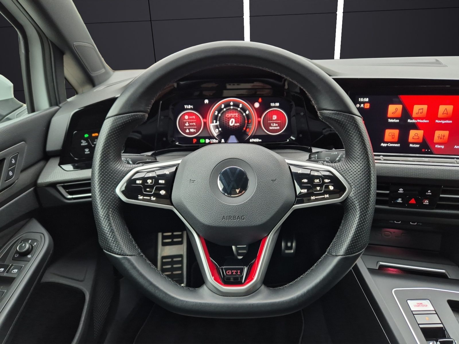 Fahrzeugabbildung Volkswagen Golf VIII GTI TSI DSG ACC LED AHZV