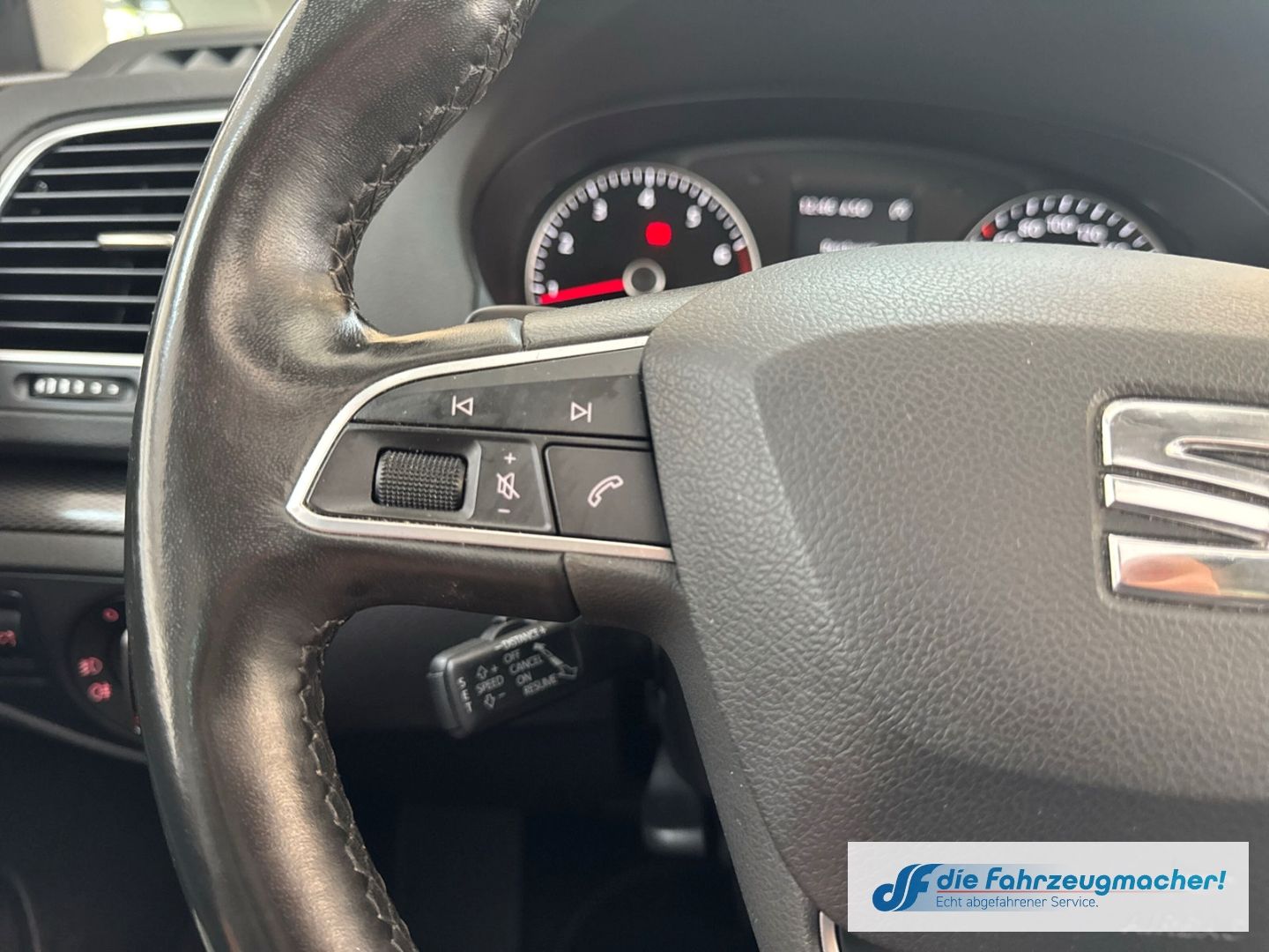 Fahrzeugabbildung SEAT Alhambra Xcellence 7-Sitzer AD AHK-klappbar Memo
