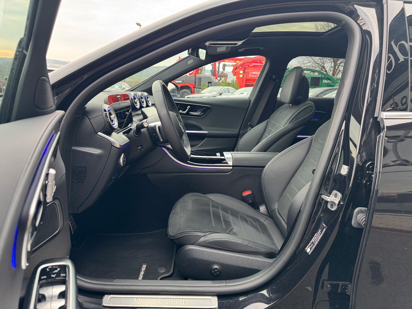 Fahrzeugabbildung Mercedes-Benz C 200d T AMG+Pano+AHK+Distr+Digital+360