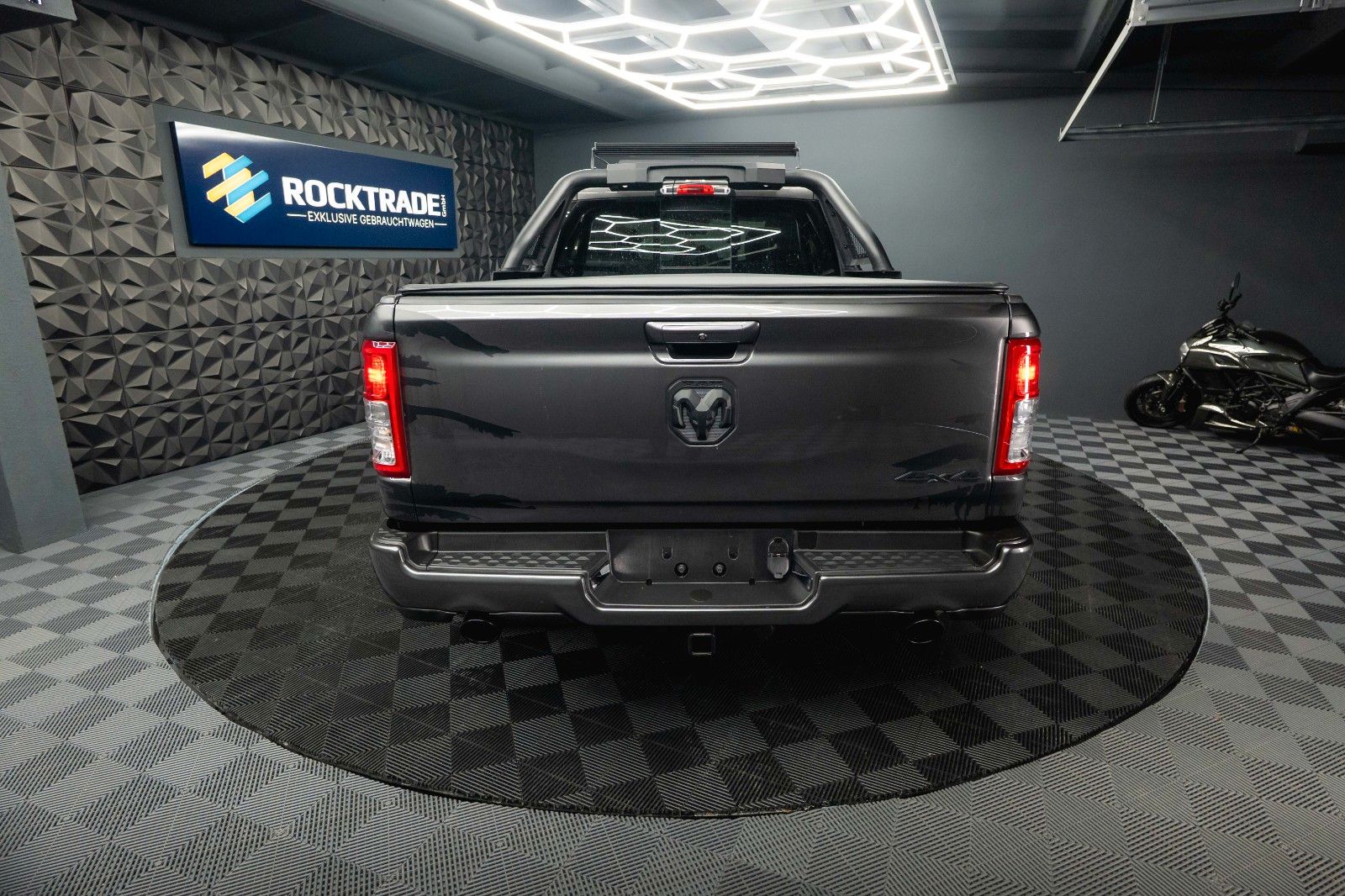 Fahrzeugabbildung Dodge RAM 5.7 V8 HEMI 4x4 OFFROAD LONGBED Limited LED