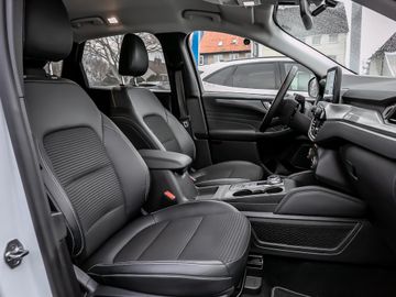 Ford Kuga 2.5 Plug-In Hybrid Titanium X Einparkassi.
